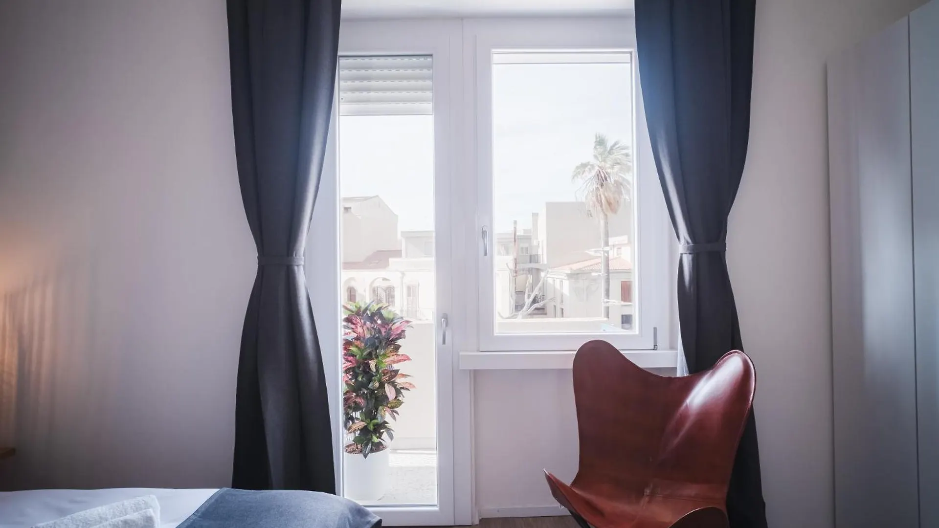 New Elegance Suites Guesthouse Oristano 0*,
