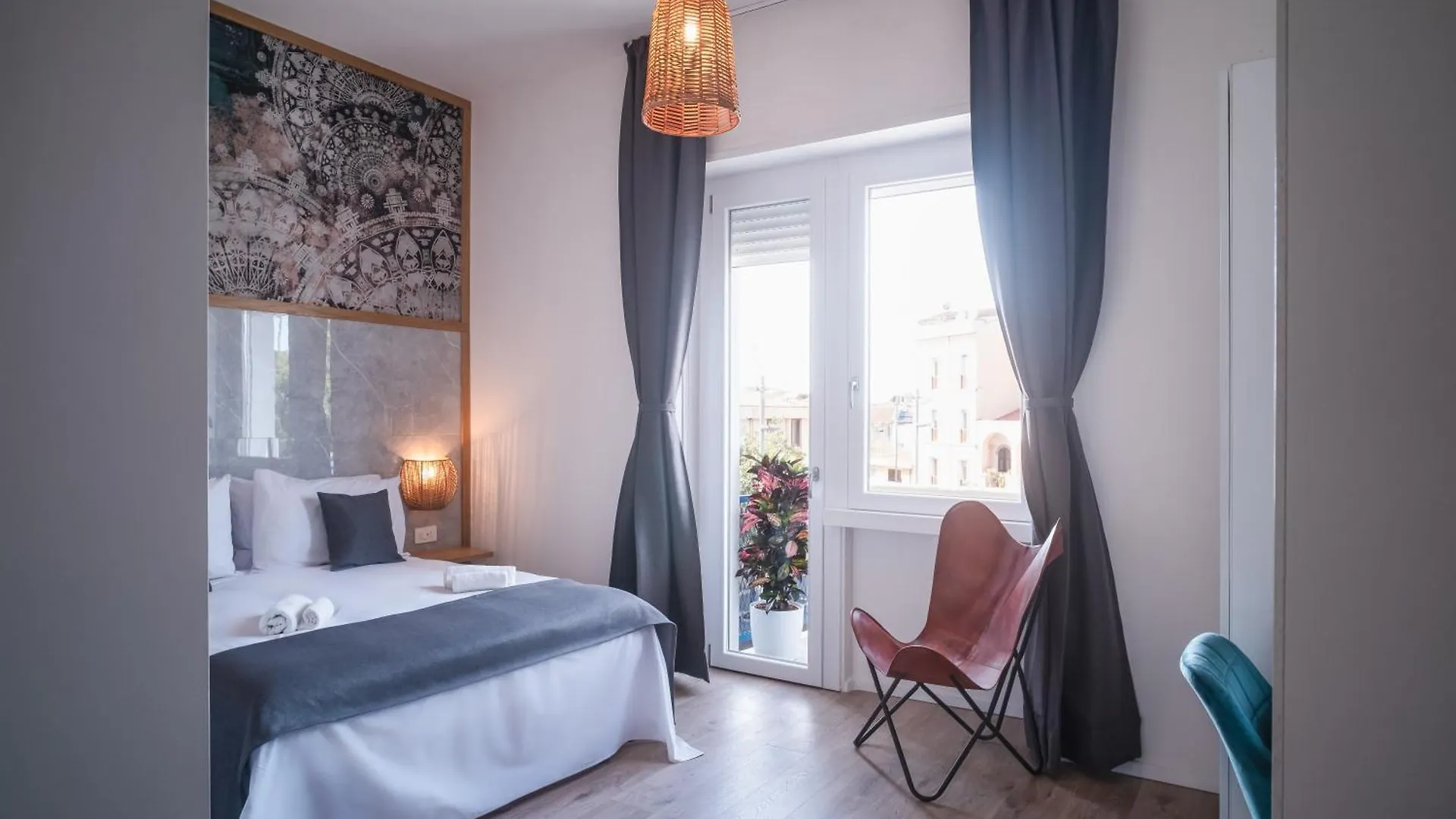 New Elegance Suites Guesthouse contacts