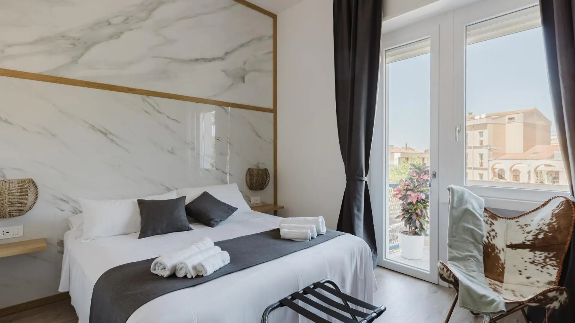 New Elegance Suites Guesthouse Oristano 0*,  Italien