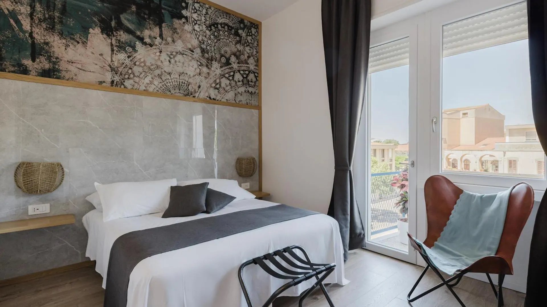 New Elegance Suites Guesthouse Oristano 0*,