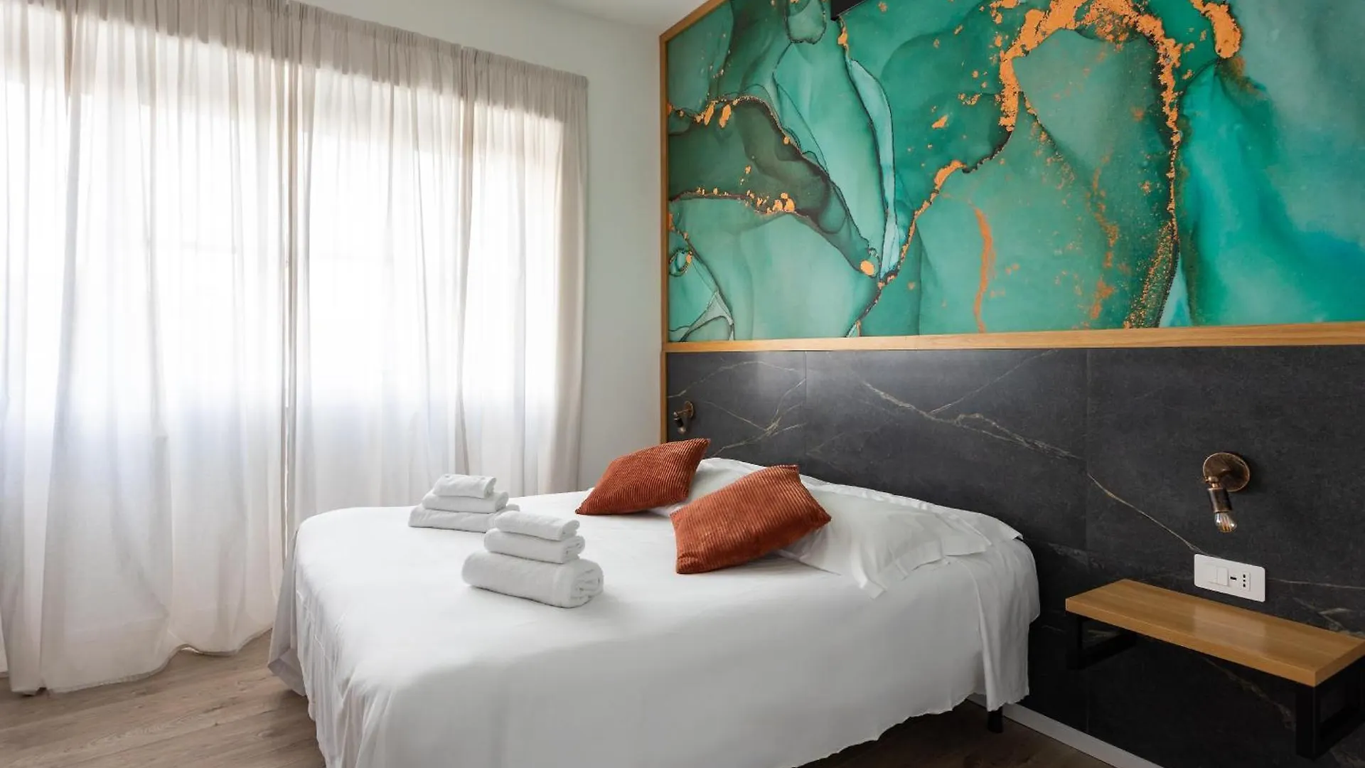New Elegance Suites Guesthouse Oristano Italien
